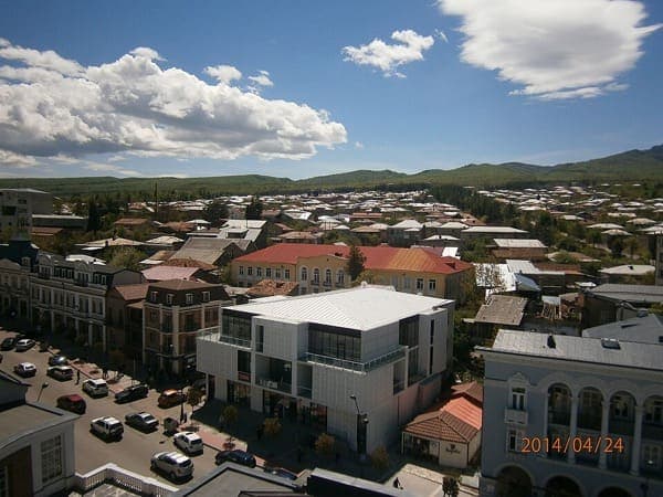 Telavi and the Alazani Valley in Kakheti with the Greater Caucasus range behind